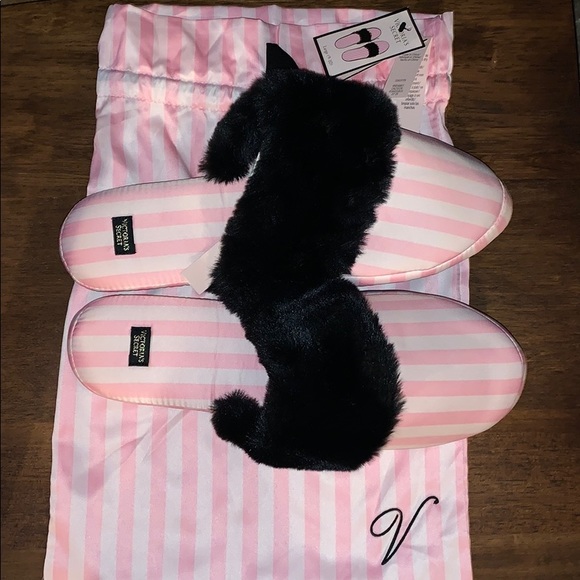 Victoria's Secret Shoes - New women’s V S slippers Large 9-10
